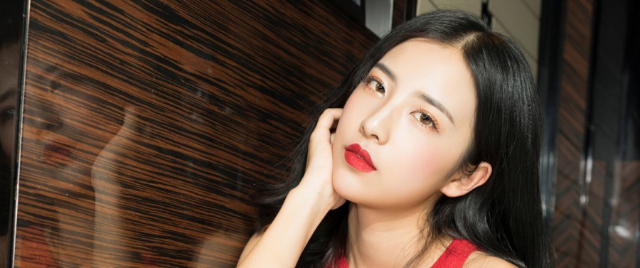 日本最著名的*#~女友虚拟​​​偶像的崛起与文化现象